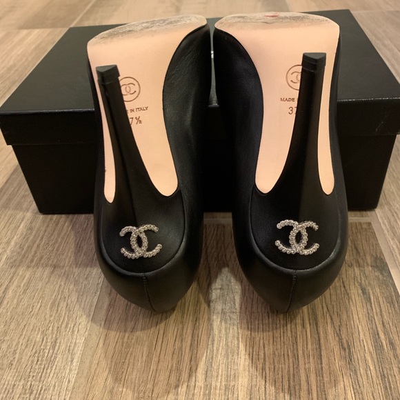 Black Chanel Pumps - Picture 3 of 7